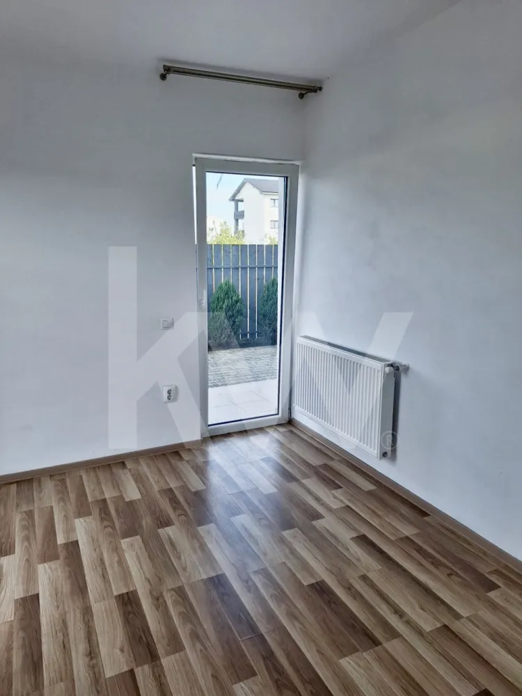 Spațiu comercial 1 camera - Str Grigore Ionescu, Arhitectilor - Cauți un spațiu mic, dar cu potențial mare?

Se oferă spre închiriere un spațiu comercial cochet, de 12 mp, situat în Cartierul Arhitecților, pe str Grigore Ionescu, într-o zonă în plină dezvoltare, ideal pentru afaceri la început de drum sau activități independente. Spațiul are o cameră, baie proprie, este amplasat la curte, beneficiază de loc de parcare și include toate utilitățile în preț, fără costuri suplimentare.

Destinația este exclusiv pentru activități non-alimentare, fiind potrivit pentru birou, cabinet, servicii, beauty sau IT. Dimensiunea compactă asigură costuri reduse și eficiență maximă.

Pentru mai multe detalii sau pentru programarea unei vizionări, vă rugăm să ne contactați.