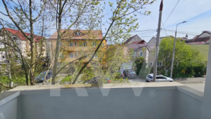 Apartament la casa 4 camere de închiriat – la 5 minute de Parcul Sub Arini