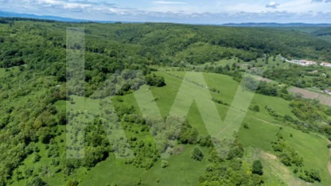 Bradu, Sibiu – terenuri 500 mp cu priveliște la munți și râu, doar 7.500 €