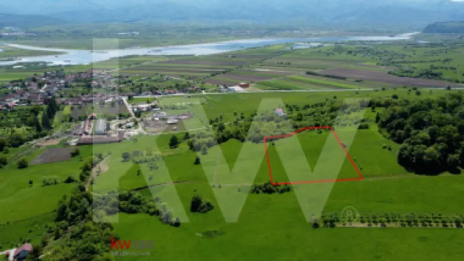 Bradu, Sibiu – terenuri 500 mp cu priveliște la munți și râu, doar 7.500 €