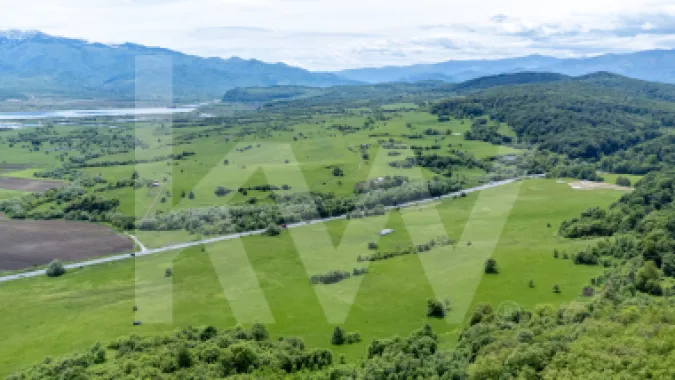 Teren de vânzare – 4.000 mp la intrare in Bradu, județul Sibiu