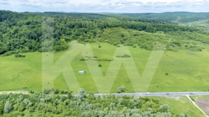 Teren de vânzare – 4.000 mp la intrare in Bradu, județul Sibiu