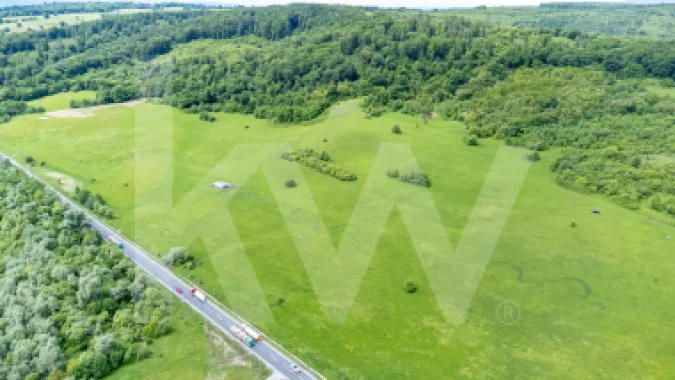Teren de vânzare – 4.000 mp la intrare in Bradu, județul Sibiu
