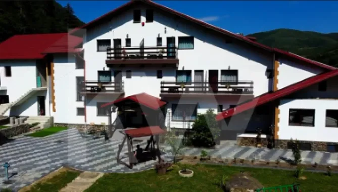 Lacul de Argint, pensiune 14 camere cu restaurant și lac în zonă premium!