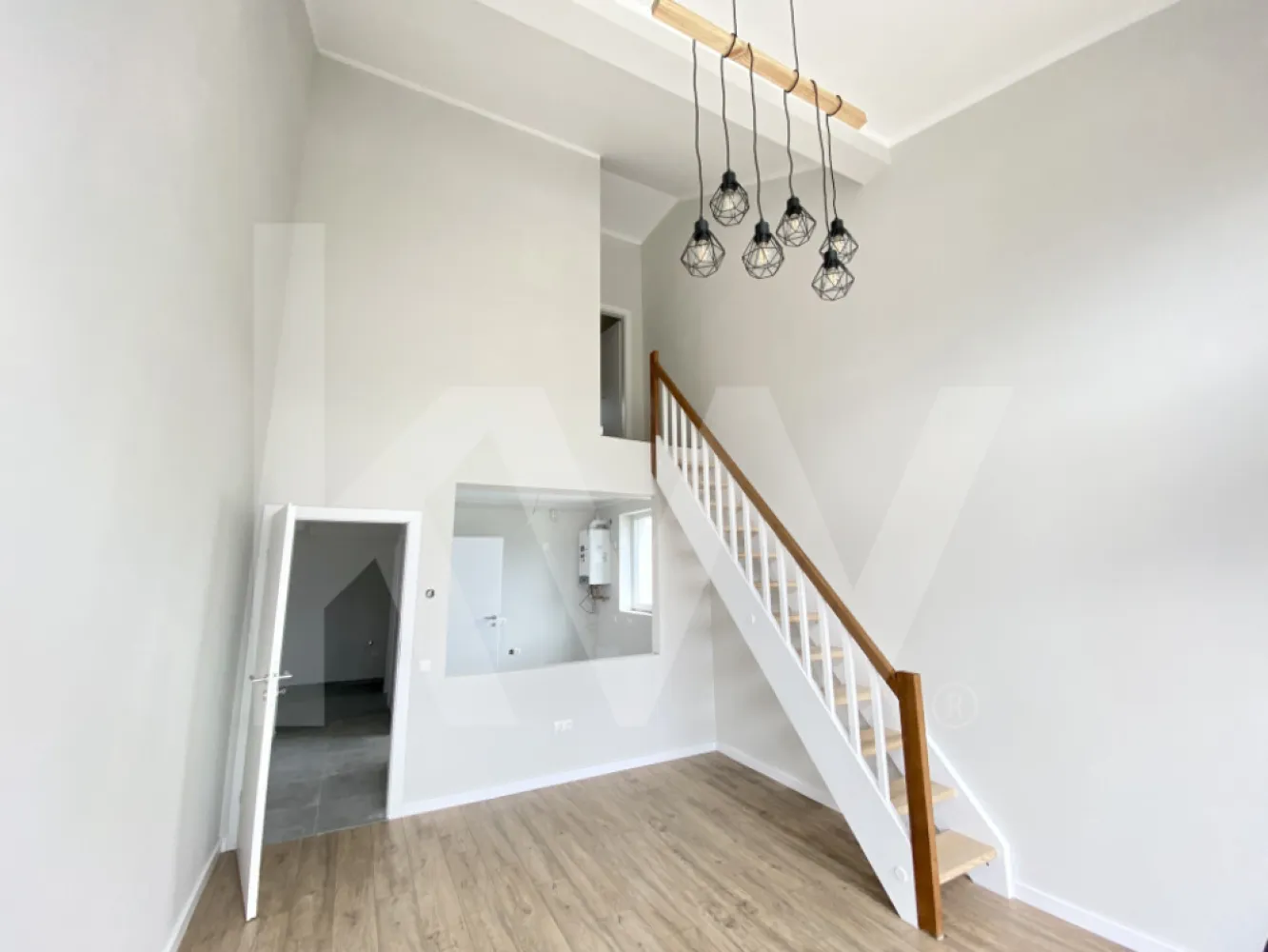 Apartament tip Penthouse- Zona Industrială Vest - Încălzire în pardoseală - Îți dorești să locuiești într-un apartament care face parte dintr-un ansamblu rezidențial exclusivist? 

Dacă răspunsul este da, îți prezentăm un apartament, decomandat, cu suprafața utilă de 88,5 mp și o terasă de 7,37 mp , situat într-o zonă foarte liniștită, Zona Industrială Vest din Sibiu. 
Ansamblul din care face parte apartamentul beneficiază de spații verzi și o priveliște superbă către munți. 

Apartamentul se predă la stadiul de cheie și 1 loc de parcare inclus în prețul apartamentului. 

Modalități de plată acceptate: cash, credit ipotecar, rate la dezvoltator, în așa fel încât să fie adaptate nevoilor clientului.

Vă așteptăm la vizionare!