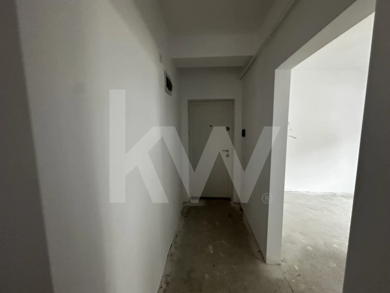 2 bedroom apartment DaVinci - investment opportunity - EN
Discover a modern 3-room apartment, located in the heart of Cristian, 1 km distance from Sibiu International Airport, which redefines the concept of luxurious living lifestyle. With a usable area of ​​76.03 sq m and a generous 9.25sq m balcony, this apartment on the first floor of a newly built building in 2025 offers you the perfect living space for families looking for a welcoming and functional home. The brick structure ensures not only durability, but also a healthy environment, ideal for moments spent with loved ones.

Natural light for the two bedrooms and two elegant bathrooms are designed to provide privacy and comfort. The separate partitioning allows easy circulation between rooms, and the kitchen becomes the ideal place to prepare delicious meals. The interior spaces are designed to combine functionality with a modern design, offering a pleasant and relaxing atmosphere. The prime location, in the Western part of the city, ensures quick access to all necessary amenities, from shops and schools to parks and recreational areas.

We can help you to get preapproved for credit appliances for a faster process.

Don't miss the opportunity to be the first to enjoy this exceptional apartment! 
The price of €105,000 + VAT represents a valuable investment in a home that promises to become the center of your life.

 Contact us today to schedule a viewing and turn this apartment into your new home!

RO
Descoperiți un apartament modern cu 3 camere, situat în inima orașului Cristian, la 1 km distanță de Aeroportul Internațional Sibiu, care redefinește conceptul de stil de viață luxos. Cu o suprafață utilă de 76,03 mp și un balcon generos de 9,25 mp, acest apartament situat la etajul 1 al unui imobil nou construit în 2025 vă oferă spațiul de locuit perfect pentru familiile care caută o locuință primitoare și funcțională. Structura din cărămidă asigură nu doar durabilitate, ci și un mediu sănătos, ideal pentru momentele petrecute alături de cei dragi.

Lumina naturală pentru cele două dormitoare și cele două băi elegante sunt concepute pentru a oferi intimitate și confort. Compartimentarea separată permite circulația ușoară între camere, iar bucătăria devine locul ideal pentru a pregăti mese delicioase. Spațiile interioare sunt concepute pentru a combina funcționalitatea cu un design modern, oferind o atmosferă plăcută și relaxantă. Locația privilegiată, în partea de vest a orașului, asigură acces rapid la toate facilitățile necesare, de la magazine și școli până la parcuri și zone de agrement.

Vă putem ajuta să obțineți o preaprobare pentru credite, pentru un proces mai rapid.

Nu ratați ocazia de a fi primul care se bucură de acest apartament excepțional!
Prețul de 105.000 € + TVA reprezintă o investiție valoroasă într-o locuință care promite să devină centrul vieții tale.

Contactează-ne astăzi pentru a programa o vizionare și a transforma acest apartament în noua ta casă!