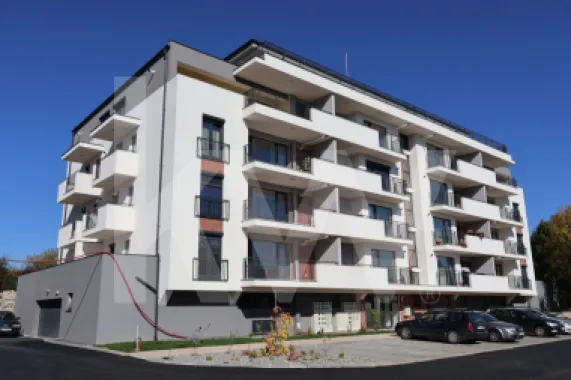 Apartament 3 camere - 2 bai - Terasa 11 mp + Balcon
