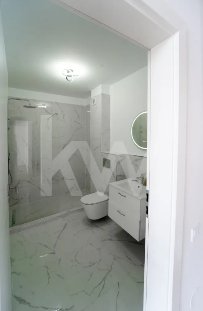 Apartament 3 camere - finisat la cheie, intabulat