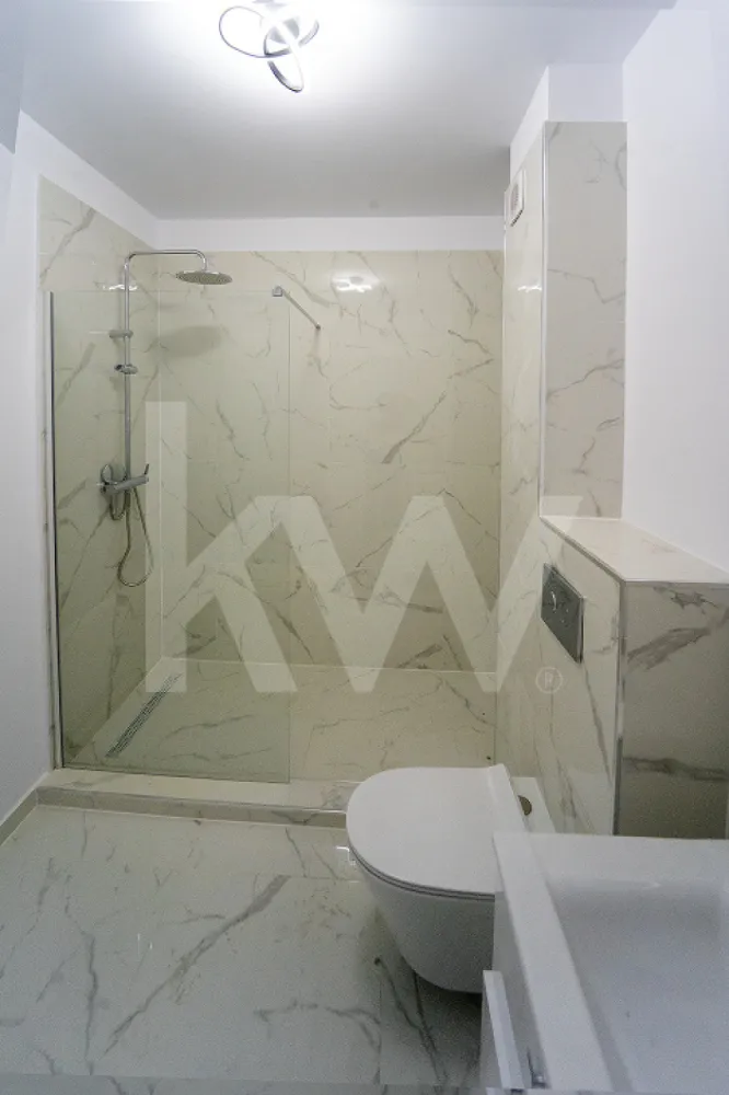 Apartament 3 camere - finisat la cheie, intabulat