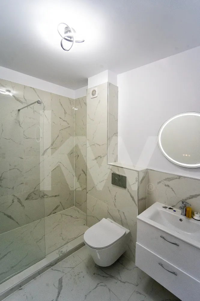 Apartament 3 camere - finisat la cheie, intabulat