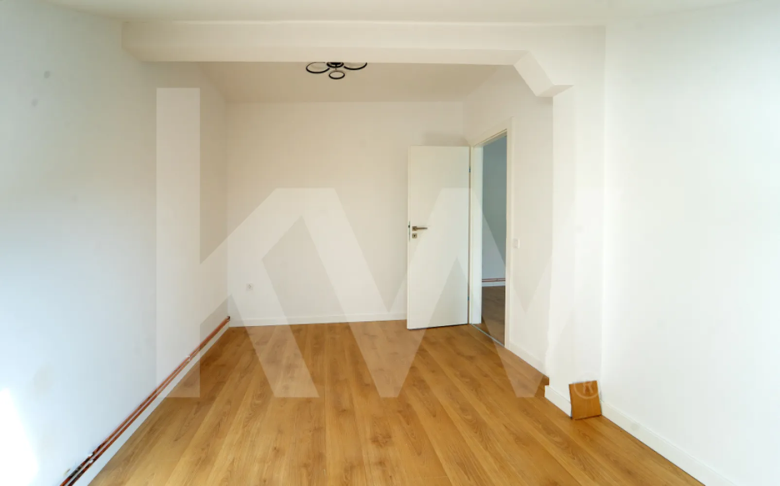 Apartament 3 camere - finisat la cheie, intabulat