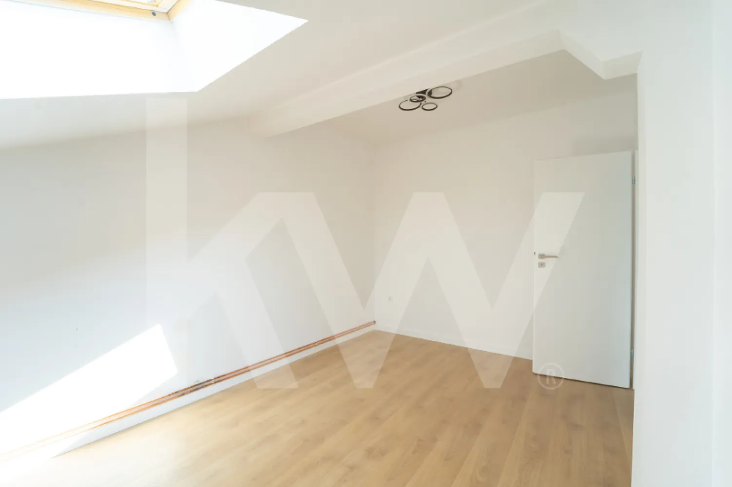 Apartament 3 camere - finisat la cheie, intabulat