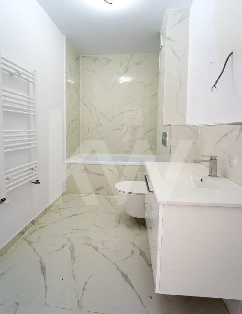 Apartament 3 camere - finisat la cheie, intabulat