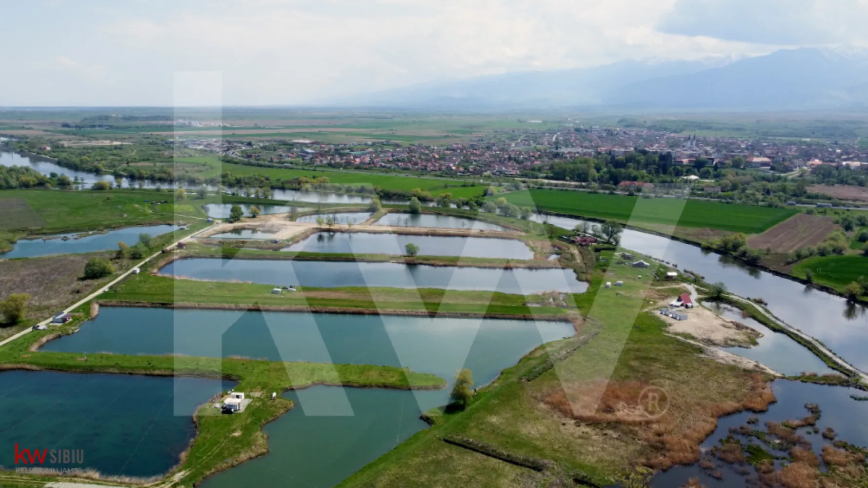Teren Extravilan cu lac – Investiție în Natură și Agrement | 35.251 mp