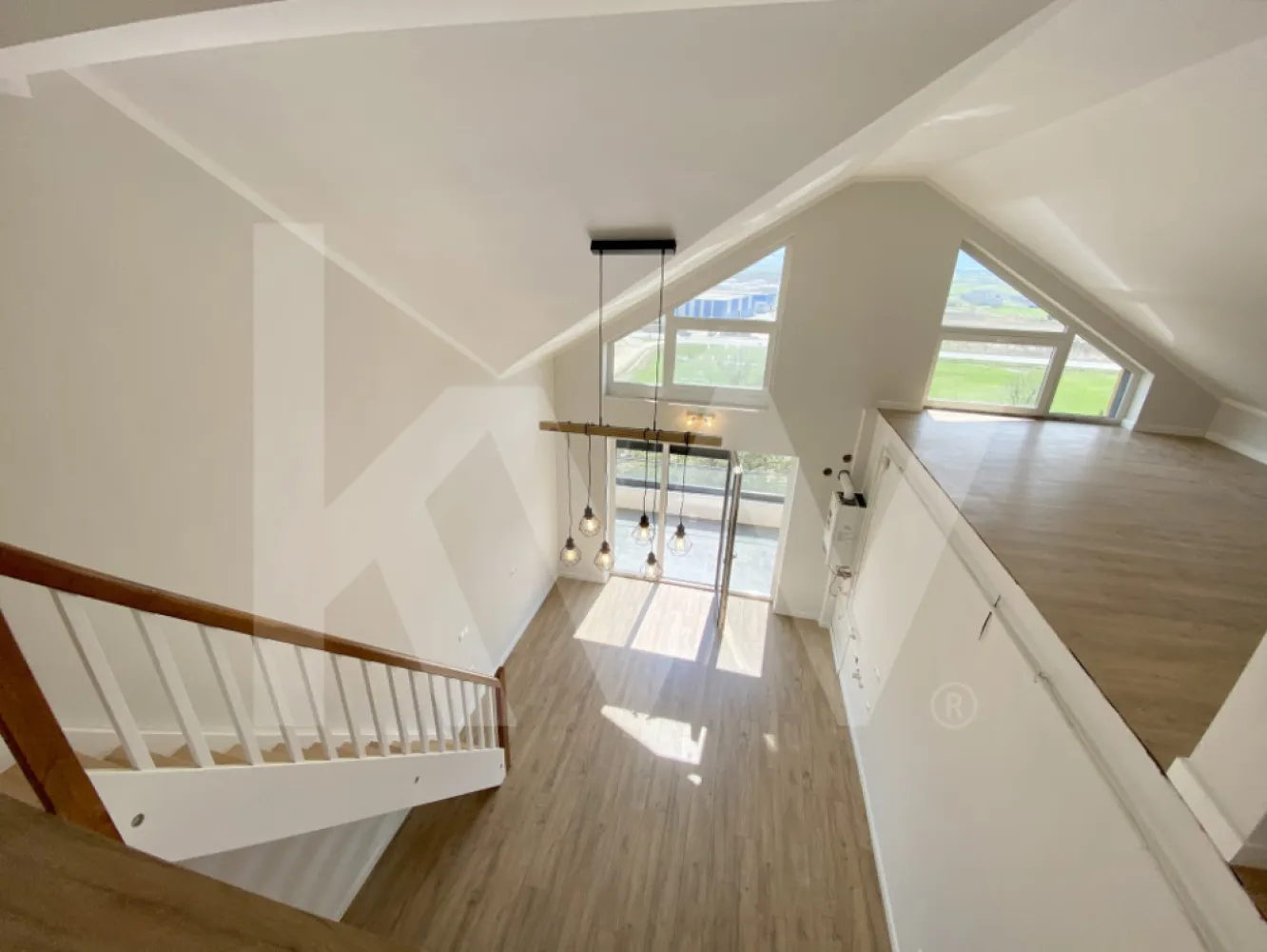 Apartament tip Penthouse- Zona Industrială Vest - Încălzire în pardoseală - Îți dorești să locuiești într-un apartament care face parte dintr-un ansamblu rezidențial exclusivist? 
Dacă răspunsul este da, îți prezentăm un apartament, decomandat, cu suprafața utilă de 107,18  mp și o terasă de 18,46 mp , situat într-o zonă foarte liniștită, Zona Industrială Vest din Sibiu. Ansamblul din care face parte apartamentul beneficiază de spații verzi și o priveliște superbă către munți. 
Apartamentul se predă la stadiul de cheie și 1 loc de parcare inclus în prețul apartamentului. 
Modalități de plată acceptate: cash, credit ipotecar, rate la dezvoltator, în așa fel încât să fie adaptate nevoilor clientului.
Vă așteptăm la vizionare!