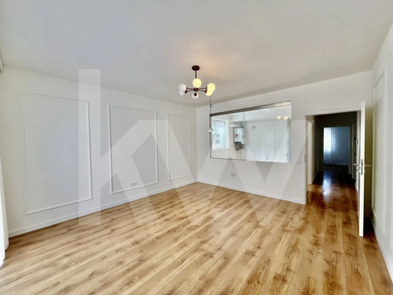 Apartament 2 camere - Dezvoltator imobiliar, va propune spre vanzare un apartament de vanzare cu 2 camere, decomandat, in zona de Vest a orasului Sibiu.

Imobilul este intabulat, are o suprafata utila de 53.55 mp si beneficiaza de o logie cu suprafata de 7,29 mp.

Descriere apartament de vanzare:

- parter inalt
- incalzire in pardoseala
- geam de aerisire la baie
- loc de parcare
- vedere catre munti
- logie cu sticla securizata, orientare sudica
- predare la stadiul de finisat la cheie
- izolatie cu vata bazaltica
- granit pe casa scarii
- frigider, masina de spalat vase, cuptor si plita electrica incorporate
- masina de spalat rufe
- televizor.

Avantaje ansamblu:

- apartamente noi
- ocupare teritoriala eficienta, 45% spatii verzi
- larice siberian si piatra naturala aplicate pe exteriorul vilelor
- locuri de joaca amenajate de dezvoltator in cadrul ansamblului.
- acces facil, lipsit de ambuteiaje rutiere
- 4 cai de acces.

Locuinta poate fi achizitionata si cu ajutorul unui credit bancar.

Vino in ansamblul nostru, programeaza acum o vizionare si vezi cele mai noi apartamente pe piata de imobiliare Sibiu.

Comision 0 la achizitionare.
Pentru detalii și vizionări nu ezita să ne contactezi.
