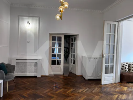 Apartament 3 camere de închiriat – liniște, accesibilitate și viață urbană