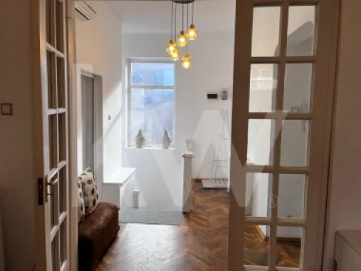 Apartament 3 camere de închiriat – liniște, accesibilitate și viață urbană