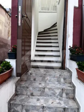 Apartament 3 camere de închiriat – liniște, accesibilitate și viață urbană