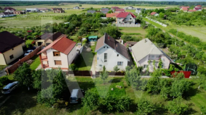 Casă spațioasă în Frumușeni, cu teren generos de 1200 mp