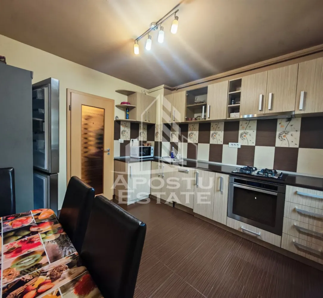 Apartament 3 camere si 2 bai de vanzare, zona Aradului, Timisoara
