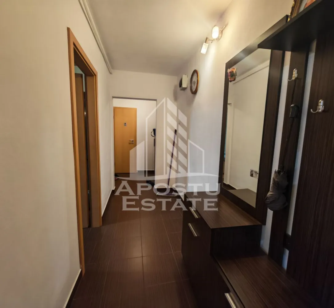 Apartament 3 camere si 2 bai de vanzare, zona Aradului, Timisoara