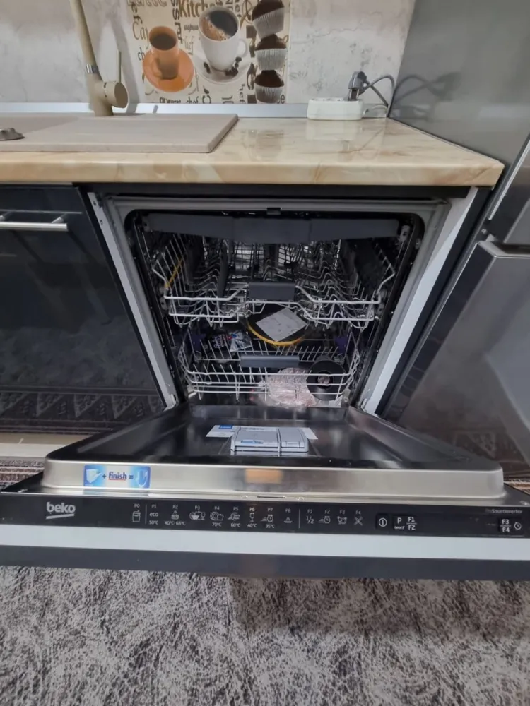 Ap 2 cam Militari Residence cu parcare