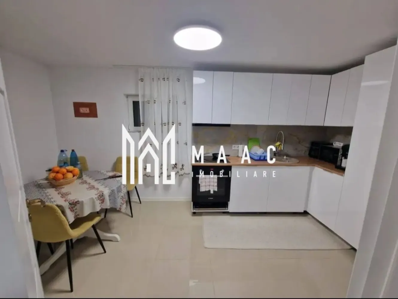 Casa Individuala I Renovata I 4 Camere I Zona Terezian - Proprietatea este situată în cartierul Terezian din Sibiu, într-o zonă exclusiv de case, liniștită și foarte bine cotată din punct de vedere rezidențial. Casa are regim de înălțime demisol + parter înalt + pod, este construită din cărămidă și a fost renovată integral în anul 2025, renovarea incluzând instalațiile electrice și sanitare, acoperișul și finisajele interioare. Suprafață utilă: ~90 mp Suprafață teren: 209 mp Curte liberă: ~150 mp Compartimentare: Demisol: hol de acces luminos living generos bucătărie separată, complet mobilată și utilatăaie cu geam pentru aerisire spații de depozitare încălzire în pardoseală Parter înalt: hol 3 dormitoare decomandate (un dormitor compartimentat în două camere mai mici) baie dressing acces către pod (spațiu suplimentar de depozitare) încălzire prin calorifere Casa se vinde complet mobilată și utilată, fiind dotată cu: plită, cuptor electric, hotă, frigider cu congelator, mașină de spălat rufe și uscător. Încălzirea este asigurată de centrală termică proprie. Dotări și utilități: izolație termică exterioară ferestre PVC cu geam termopan acoperiș nou curent electric, gaz, apă, canalizare internet prin fibră optică și CATV Imobilul nu necesită investiții suplimentare și este ideal atât pentru o familie, cât și pentru persoane în vârstă care își doresc o locuință practică, într-o zonă liniștită a orașului. Pentru mai multe detalii precizati telefonic ca ati vazut anuntul cu ID: CP2897334 }}