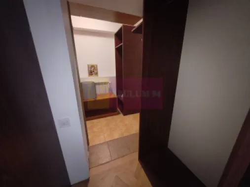 Vila de lângă Catedrala Ortodoxă ,,Sfânta Cuvioasă Parascheva"