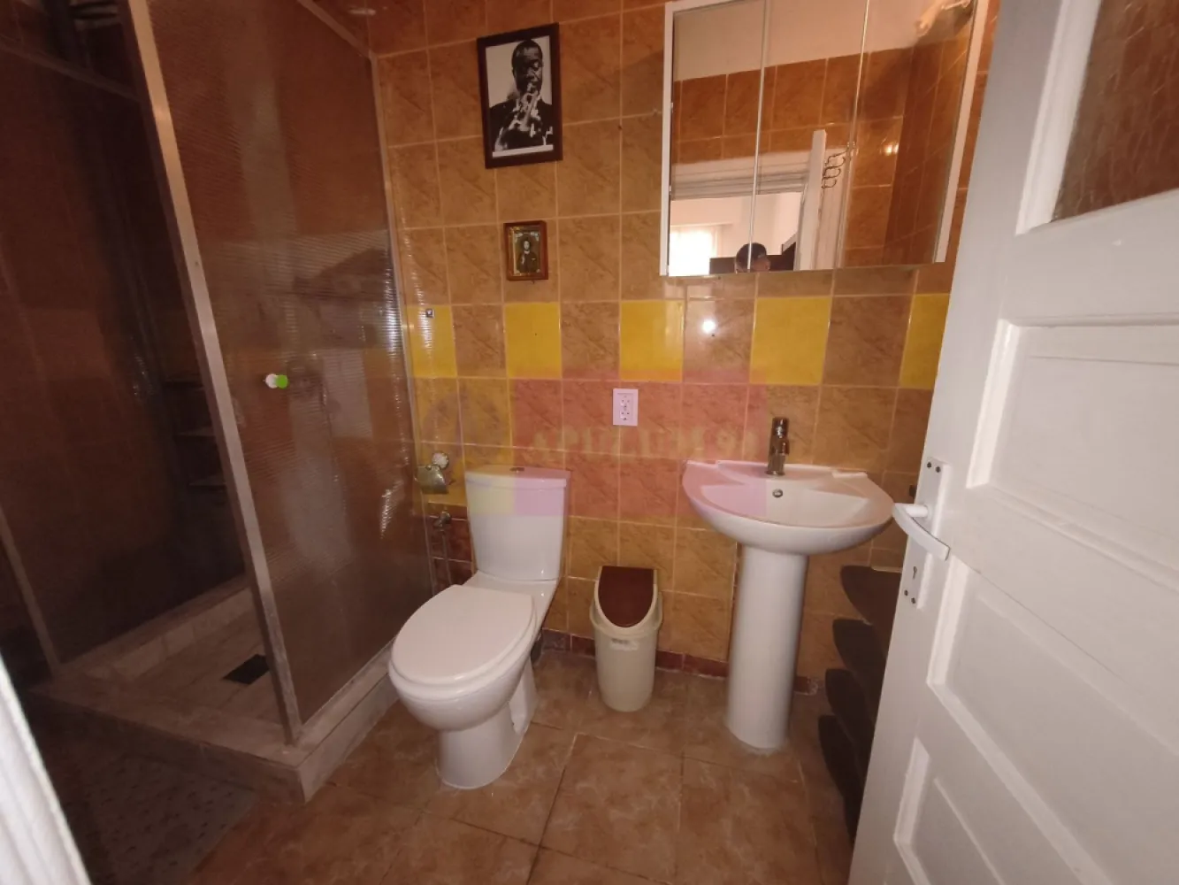 Vila de lângă Catedrala Ortodoxă ,,Sfânta Cuvioasă Parascheva"