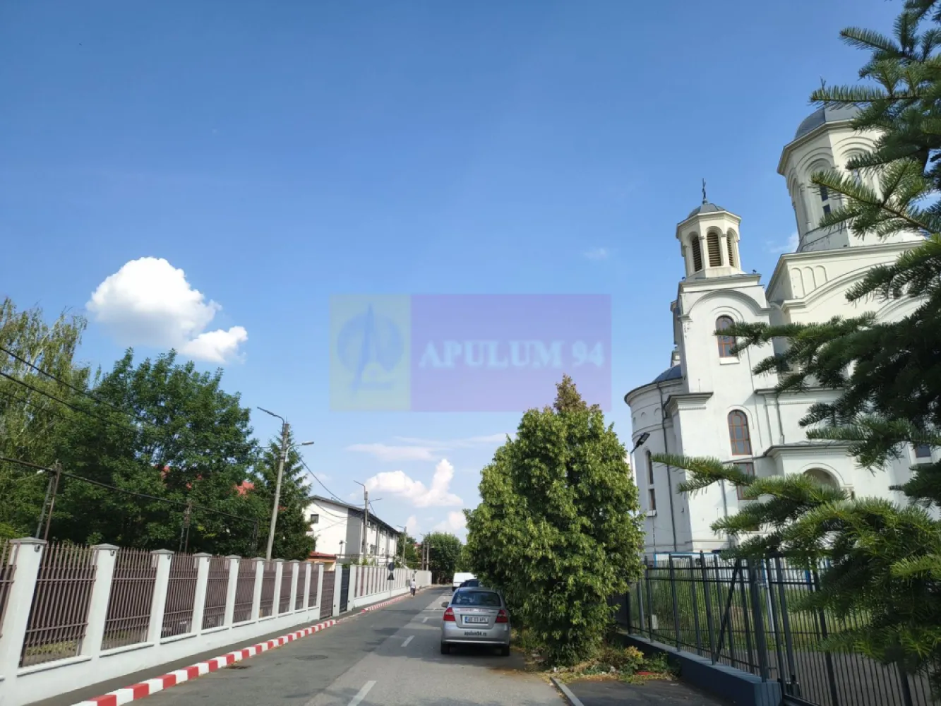 Vila de lângă Catedrala Ortodoxă ,,Sfânta Cuvioasă Parascheva"