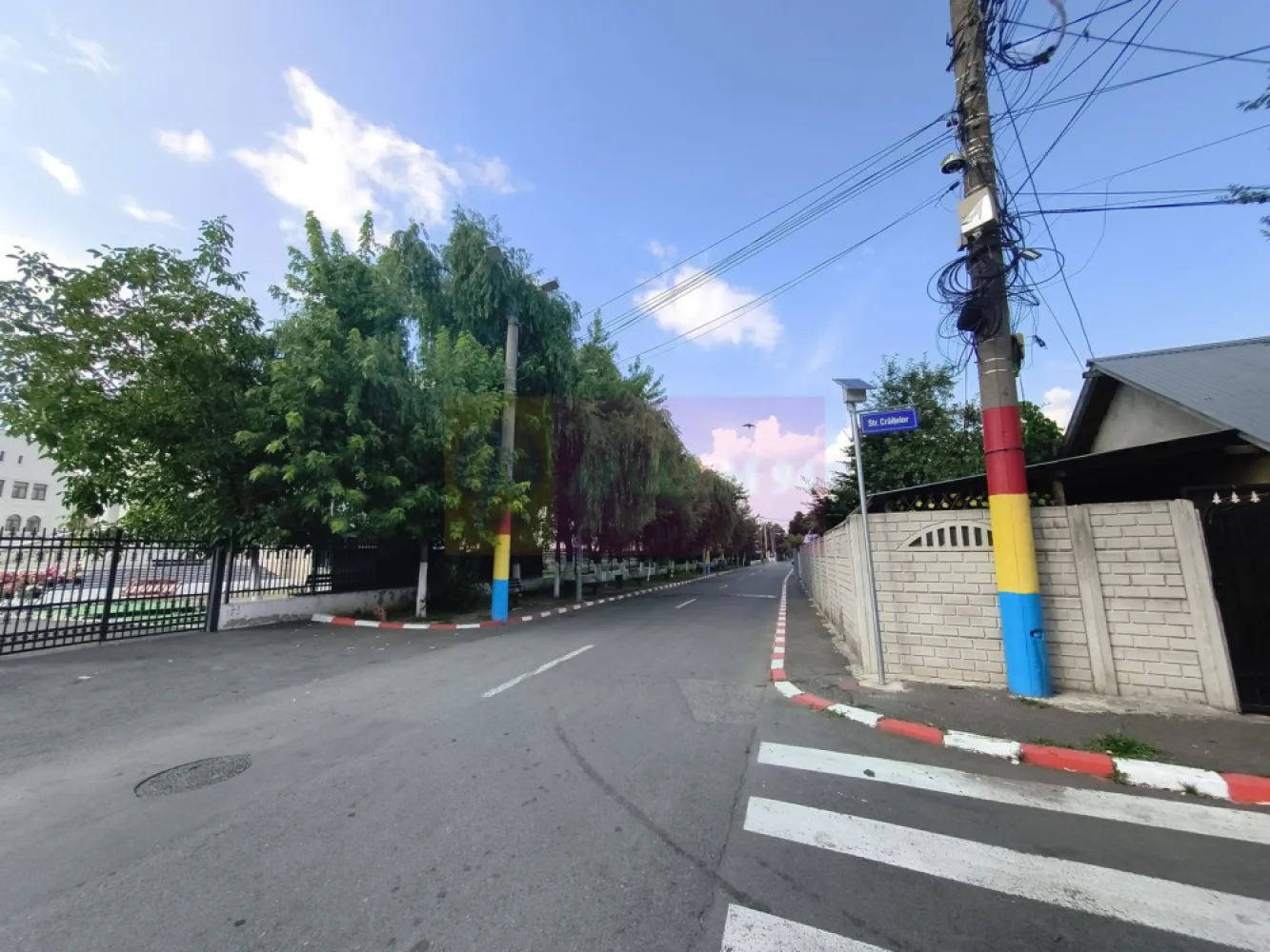 Vila de lângă Catedrala Ortodoxă ,,Sfânta Cuvioasă Parascheva"