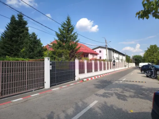Vila de lângă Catedrala Ortodoxă ,,Sfânta Cuvioasă Parascheva"