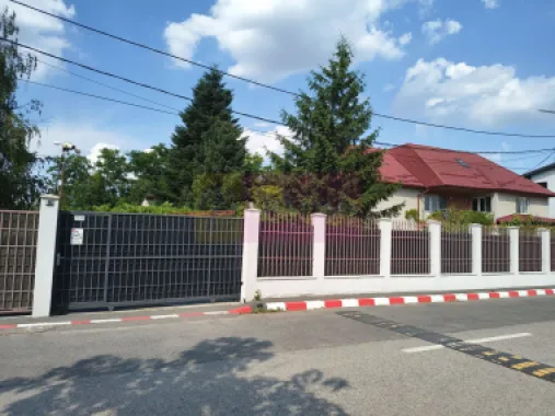 Vila de lângă Catedrala Ortodoxă ,,Sfânta Cuvioasă Parascheva"