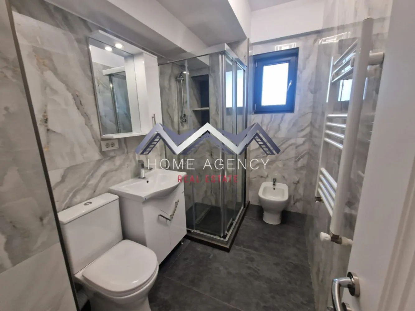 Apartament 4 camere Otopeni Central, nou, 2 locuri de parcare subterane