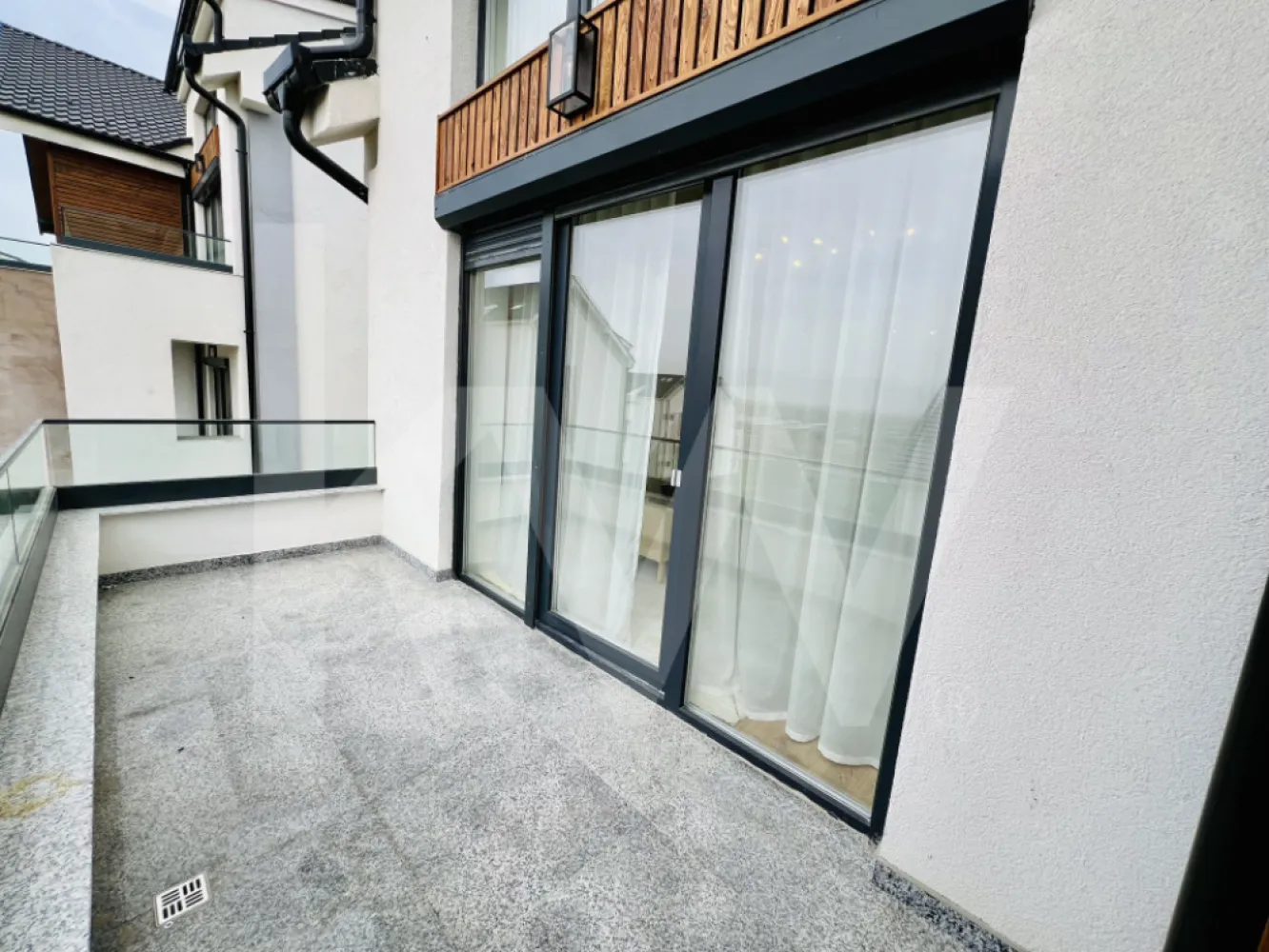 Penthouse 4 camere - mobilat si utilat, intabulat