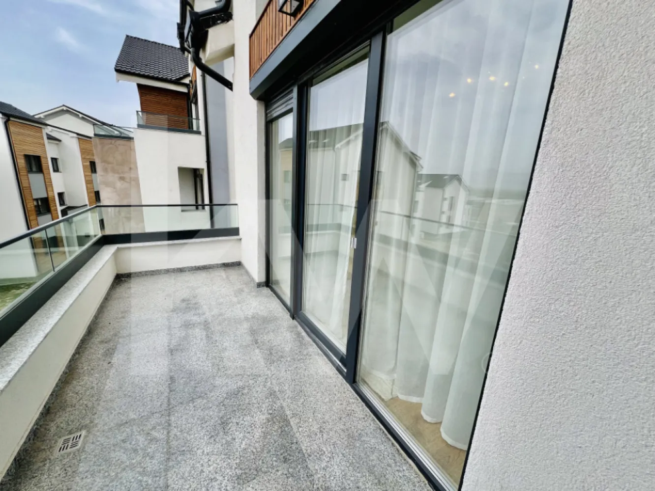 Penthouse 4 camere - mobilat si utilat, intabulat