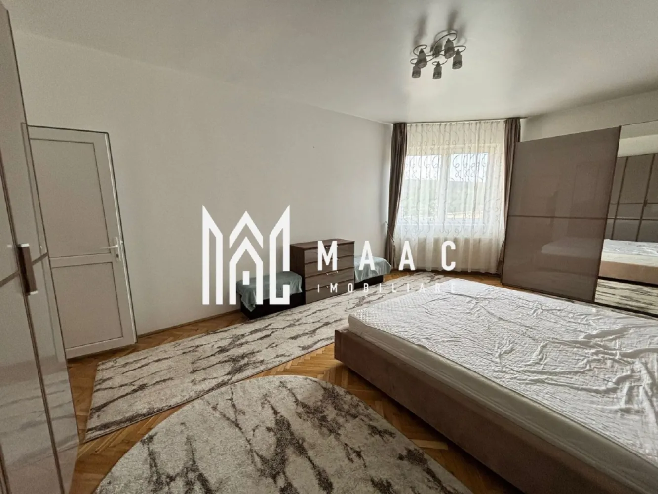Apartament 4 camere | Curte 400 MP | 180 MPU | Terezian