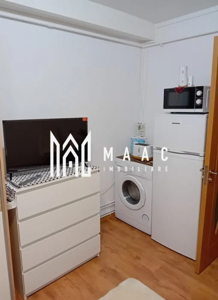 Garsoniera | Etaj 1 | 21 MPU | Henri Coanda - MAAC Imobiliare va prezinta o garsonieră situata la etajul 1, renovată complet.

Caracteristici Principale:
Tip Apartament: Garsonieră nedecomandată
Suprafață utilă: 21 mp
Etaj: 1 din 4
Număr camere: 1
Număr băi: 1

Dotări și avantaje:
Sistem de incălzire: Centrală proprie 
Stare interioară: complet renovată, cu finisaje moderne și pardoseală din parchet
Ferestre și uși: Geamuri termopan PVC

Dotări Suplimentare:
Bucătărie mobilată și utilată
Spații utile adiționale: Boxă la subsol și debara pentru depozitare suplimentară

Stare Tehnică:
Izolații termice: Exterioare
Pereti: vopsiți cu lavabilă

Pentru mai multe detalii, precizati telefonic ca ati vazut anuntul cu ID:CP1914506.