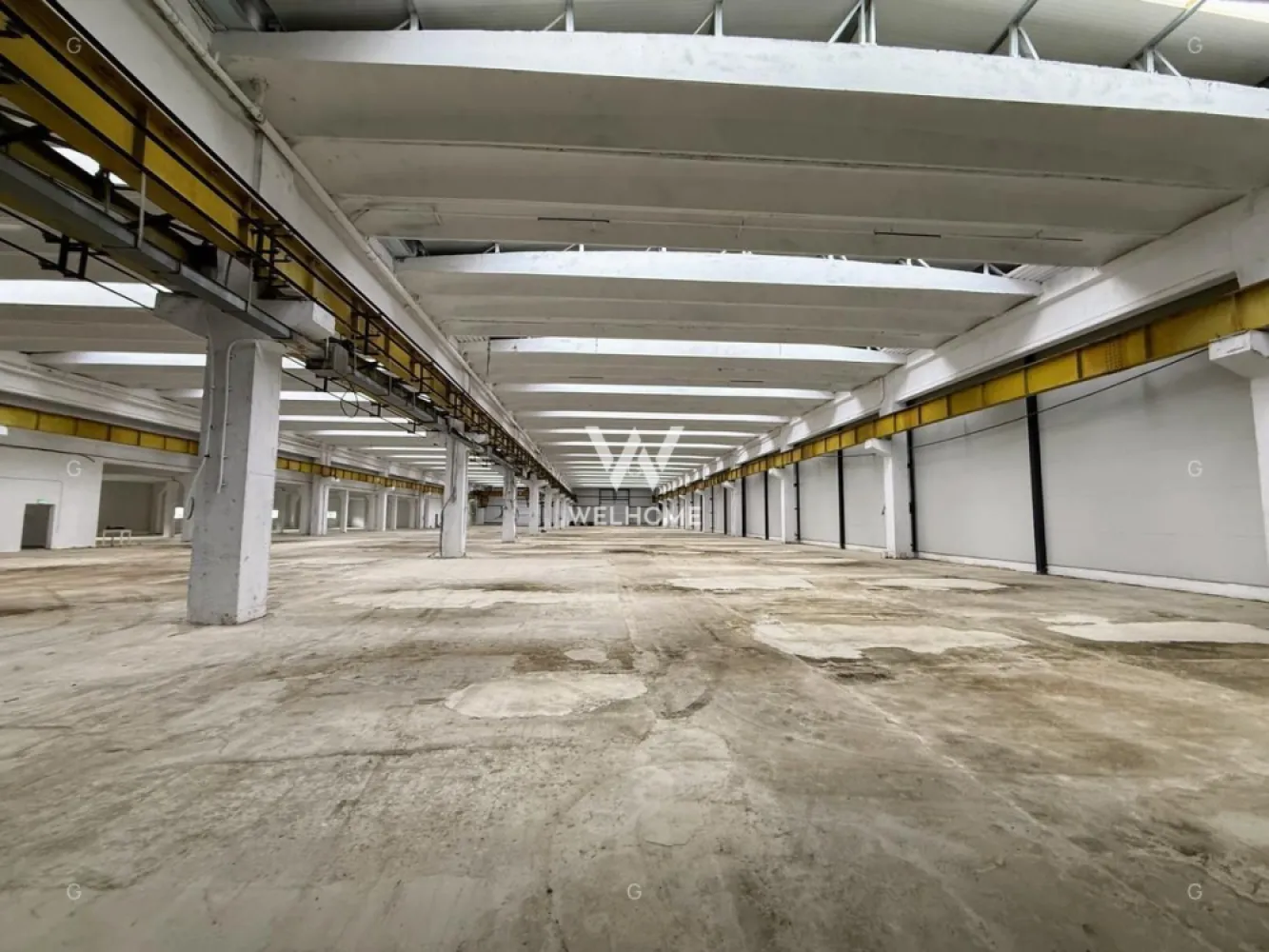 SPATIU INDUSTRIAL, 6857 MP - recent renovat-pod rulant-1000kw - Marsa - Hala industriala - modernizata in 2024 -situata in parcul industrial din sat Marșa, oras Avrig, jud. Sibiu -cu acces din DJ 105 G. - Acces Spatii - drum betonat - Auto, Auto marfa, Tir, Pietonal - Spatiul este pretabil pentru activitati de Productie, Logistica, Depozitare sau Distributie. Specificatii tehnice - cladire clasa B: -hala in cadre imbracate cu panou si sandwich de 10cm si 8cm - suprafata totala 6857 mp, inclusiv birouri si grupuri sanitare - stalpi si grinzi de beton, grid 11,4 x 17,3 m - pardoseala beton - capacitate 6 tone/mp - inaltime utila hala - 7.7 m - hala cu trei poduri rulante: 2 buc x 12,5 tone inaltime pana la carlig 5,51 m 1 buc x 5 tone inaltime pana la carlig 4,96 m - doua macarale la sol cu brat rotativ de 2 tone - înălțime utila pod rulant: 5.52 m - porți industriale 4.47 m/ 5.84 m - usi industriale automatizate de tip drive-in - iluminat industrial tip LED - alimentare electrica, contoare separate - alimentare apa industriala - posibilitate legare la reteaua de alimentare cu gaze naturale, reteaua de telefonie si internet. - Pretul de inchiriere afisat este unul informativ pentru un spatiu cu dotari standard si nu include costurile operationale, impozitul pe proprietate si asigurarea cladirii. - Pretul de inchiriere final se stabileste dupa analiza detaliata a tuturor cerintelor chiriasului si functie de nivelul investitiilor necesare in eventuale dotari suplimentare precum si de durata contractuala asumata de catre chirias. }}