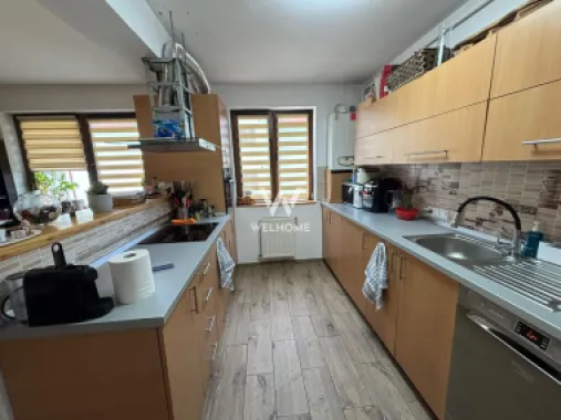 Apartament spațios cu 3 camere, 2 băi și balcoane generoase