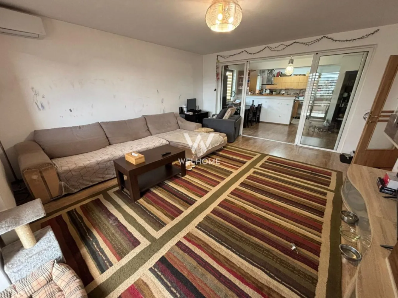 Apartament spațios cu 3 camere, 2 băi și balcoane generoase