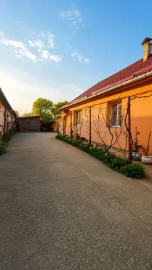 Casă individuală, teren generos de 1.348mp, poziție centrală, Giarmata