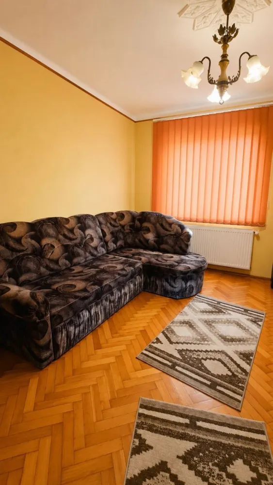 Casă individuală, teren generos de 1.348mp, poziție centrală, Giarmata