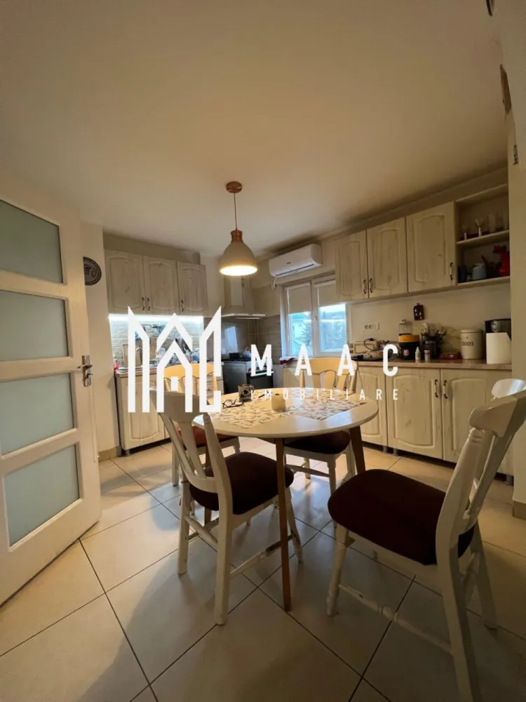 Apartament 2 camere | Ultracentral | Etaj 3 | 2 balcoane - MAAC Imobiliare vă propune spre vânzare un apartament cu 2 camere, situat în zona Ultracentrală a municipiului Râmnicu Vâlcea, în imediata apropiere de Parcul Mircea cel Bătrân, o locație excelentă, cu acces rapid către toate punctele de interes ale orașului. Apartamentul este amplasat la etajul 3 din 4, într-un imobil bine întreținut, și are o suprafață utilă de 54 mp, la care se adaugă două balcoane închise, cu o suprafață totală de 15 mp, ideale pentru spațiu suplimentar de relaxare sau depozitare. În plus, proprietatea beneficiază de o boxă de 5 mp, cadastrată. Locuința este cochetă, bine compartimentată, luminoasă și oferă un confort sporit. Se predă complet mobilată și utilată, fiind ideală atât pentru locuit, cât și ca investiție, gata pentru mutare imediată. Puncte forte: * zonă ultracentrală * vecinătate Parcul Mircea cel Bătrân * etaj intermediar * 2 balcoane închise * boxă cadastrată * se vinde mobilat și utilat Pentru mai multe detalii sau programarea unei vizionări, MAAC Imobiliare vă stă cu drag la dispoziție. ID: CP2911623 }}