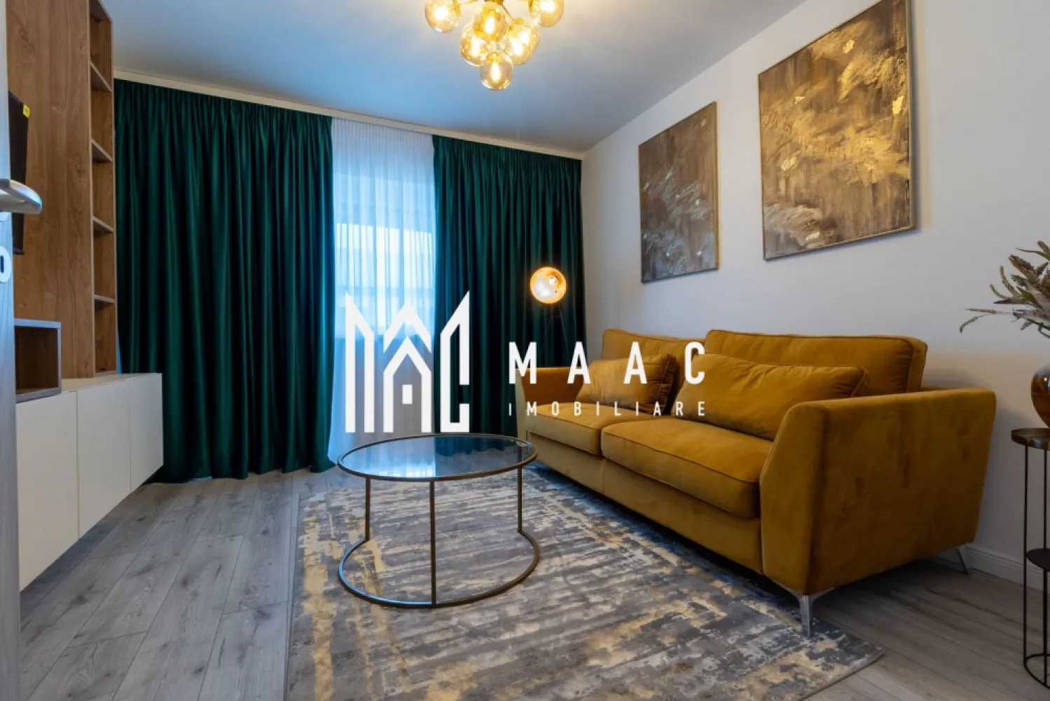 Apartament 2 camere | Decomandat | Modern | Balcon | Parcare - MAAC Imobiliare oferă spre închiriere apartament decomandat, situat într-un imobil finalizat în anul 2024, construit din cărămidă, cu acoperiș și pod. Apartamentul este orientat spre sud-vest, oferind lumină naturală pe tot parcursul zilei. Imobilul este amplasat in zona Cirseica - Calea Cisnadiei (in spate la Mandra - Deventer Residence). Caracteristici: Suprafață utilă: 52 mp Suprafață totală: 57,1 mp Suprafață balcon: 5,1 mp Etaj: 3 Număr camere: 2 Bucătărie: Mobilată și utilată complet Baie: 1, cu geam Balcon: 1 Loc parcare: 1 Dotări și finisaje: Centrală proprie cu încălzire prin pardoseală Cabina de duș Frigider Hota Mașină de spălat rufe Mașină de spălat vase TV Ferestre termopane care se deschid Ușă intrare metalică Uși interioare MDF Pardoseală: gresie, parchet laminat, șapă Pereți: faianță, vopsea lavabilă Utilități și facilități: Apă, canalizare, gaz, curent Internet, CATV, telefon Contorizare separată (apometre, contor electric, contor gaz) Interfon, senzor de fum Loc de joacă pentru copii Rulouri PVC Parcare deschisă Aer conditionat Amplasament: Iluminat stradal Acces facil la mijloace de transport în comun – linia 11 Izolație: Exterioară Disponiblitate din 1 Februarie 2026. Videoclipul de prezentare atașat, este de la un apartament similar. Acest apartament este ideal pentru cei care caută confort și modernitate într-o zonă bine dezvoltată. Pentru mai multe detalii și programări pentru vizionare, vă rugăm să ne contactați la MAAC Imobiliare. Va rugam sa specificati telefonic ID: CP2911740 }}