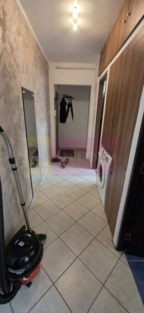 Apartament cu 2 camere, et 1 in Campina
