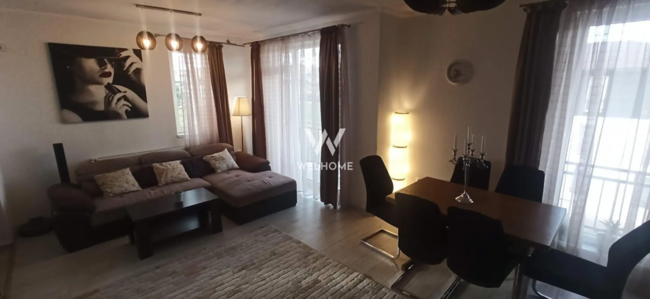 Apartament modern, 3 camere, SELIMBAR - Apartament 3 camere, 78 mp, etaj 2/2 – 2 dormitoare, 2 băi, 2 balcoane, complet mobilat și utilat, cu pod mare și 2 locuri de parcare Vă prezentăm spre vânzare un apartament de 3 camere, situat la etajul 2 al unui imobil cu 2 etaje, amplasat într-o zonă liniștită, în imediata apropiere a aleii pietonale. Locuința are o suprafață utilă de 78 mp și este compartimentată eficient în living, două dormitoare, bucătărie, două băi, două balcoane și hol. Un avantaj important îl reprezintă podul generos, cu acces direct din apartament, ideal pentru depozitare sau extindere. Apartamentul se vinde complet mobilat și utilat, fiind pregătit pentru mutare imediată. În preț sunt incluse două locuri de parcare, oferind un confort esențial pentru locatari. Proprietatea este luminoasă, bine întreținută și reprezintă o alegere excelentă atât pentru locuire, cât și pentru investiție. Tel: 0740154900 }}