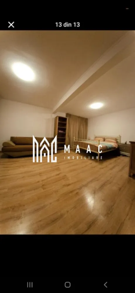 Refugiu în Inima Munților I Casa in Moeciu I Bran - MAAC Imobiliare va ofera la poalele Piatra Craiului, cu Bucegii ca gardieni în spate, se ascunde o casă care nu este doar o proprietate, ci o poartă spre altă viață. În satul Pestera, comuna Moieciu-Bran, accesul este un vis pentru oricine: asfaltul se întinde până la 100 metri de prag, lăsând doar un scurt, pastoral drum către liniște.

Curtea, terasată cu măiestrie, se desfășoară pe circa 400 de metri pătrați, o scenă naturală pregătită pentru grătare sub stele, sau pentru contemplarea unui peisaj care, într-adevăr, „taie răsuflarea”. Priveliștea este un amestec de vârfuri ascuțite și păduri dense, o pictură vie care se schimbă cu fiecare ceas.

Casa însăși, solidă și primitoare, oferă trei dormitoare, trei băi, o bucătarie și un living spațios – suficiente pentru o familie, pentru prieteni, pentru lăuntricul liniștit. Este un spațiu care nu doar găzduiește, ci inspiră.
Și totul, acest refugiu montan, este oferit pentru un preț corect. Un echivalent al unui apartament cu două camere în aglomerarea unui mare oraș. Dar comparația se oprește la cifre. Aici nu cumpărați doar metri pătrați; cumpărați o alternativă.
În vremuri normale, este un sanctuar, un loc mai frumos decât multe peisaje elvețiene, unde weekendurile se transformă în vacanțe și stresul se evaporă în aerul proaspăt.
În vremuri de necesitate, de urgență, această casă poate însemna altceva: siguranță. Autonomie. Viață la propriu. Este un punct de rezistență, cu acces facil, dar izolat suficient pentru a fi un bastion împotriva haosului lumii.
Aceasta nu este doar o investiție imobiliară. Este o investiție în viață, în pace, în posibilitatea de a avea, mereu, un refugiu în inima munților.
Pentru mai multe detalii precizati telefonic ca ati vazut anuntul cu ID CP2985848.