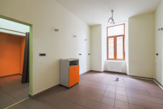Spațiu comercial strada Episcopiei nr 1, Pregătit pt afacerea ta!